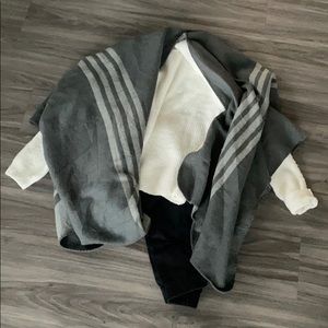 Reversible BB Dakota Cape